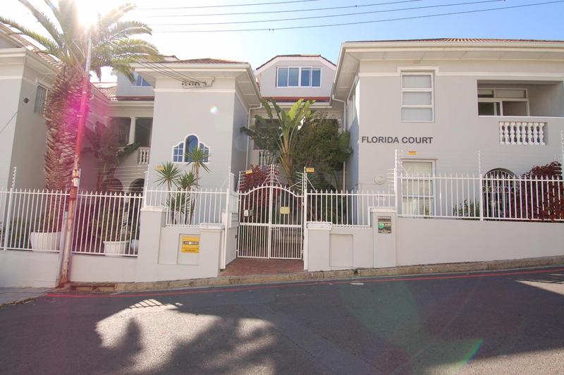 To Let 2 Bedroom Property for Rent in Bantry Bay Western Cape